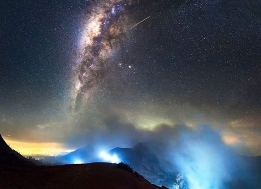 Click to enlarge Milky Way, Ijen Volcano