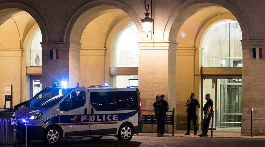 nimes france police