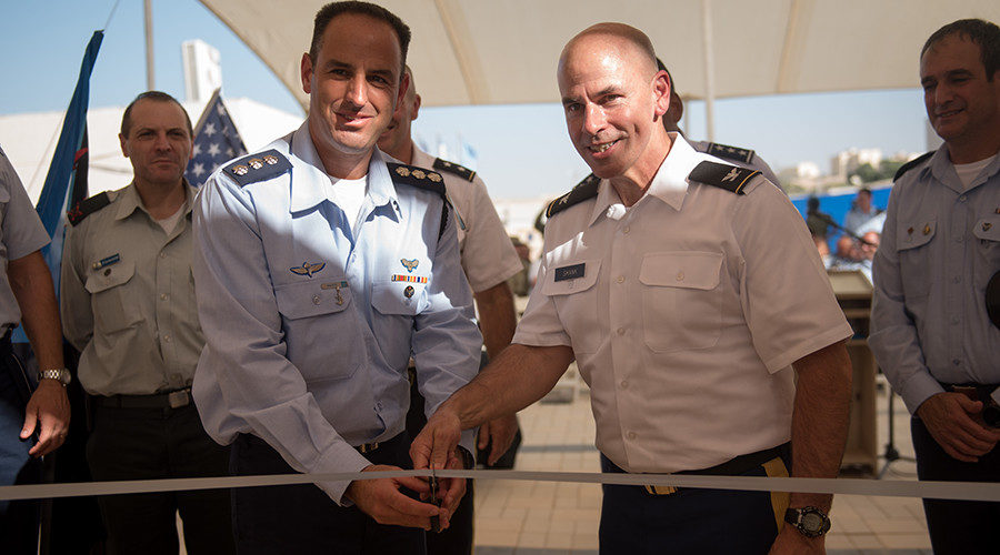 Israel Air Force Brig. Gen. Zvika Haimovich, U.S. Army Maj. Gen. John Gronski