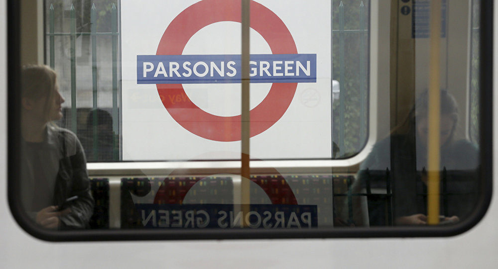 parsona green station sign