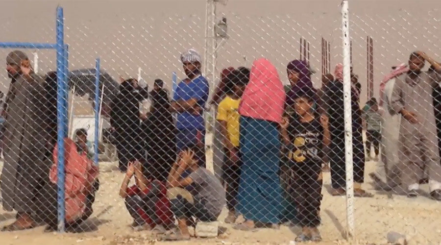Displaced Raqqa residents