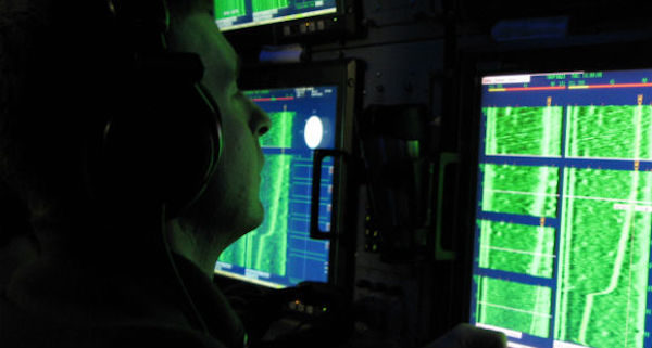 US Navy submarine sonar