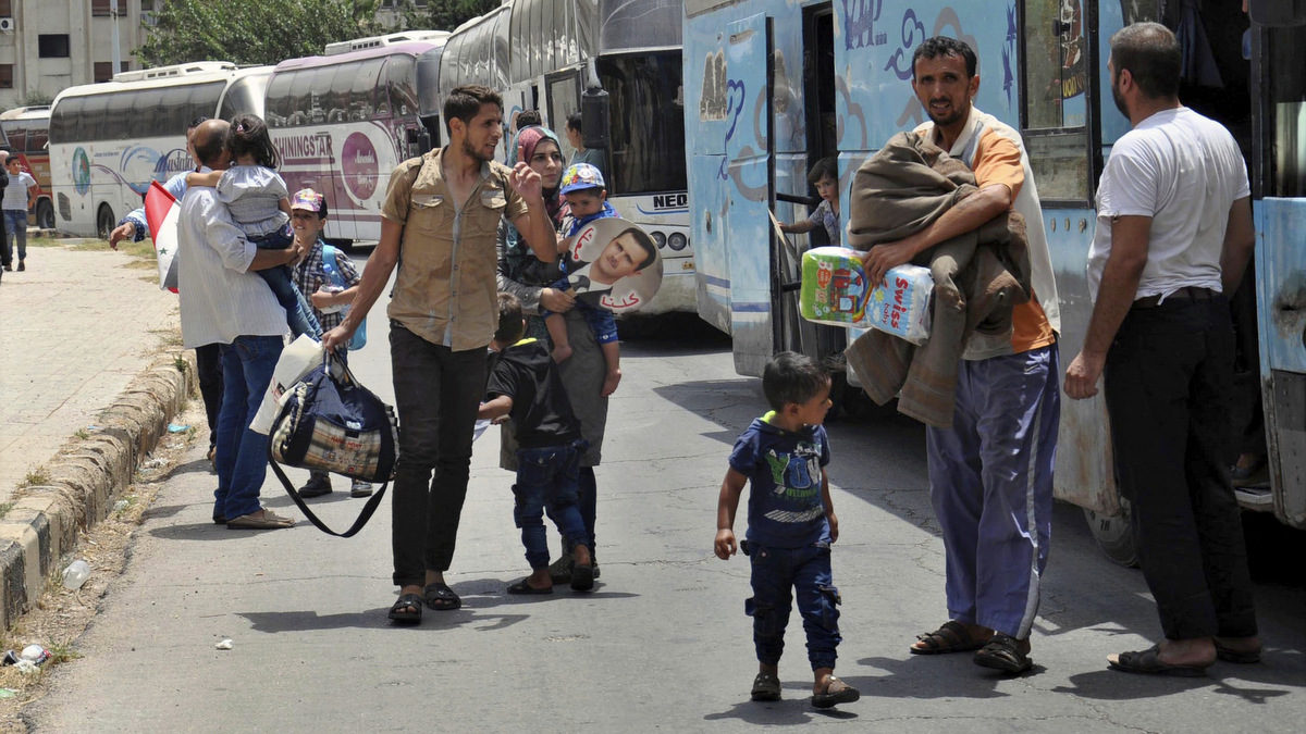 syrians return al waer