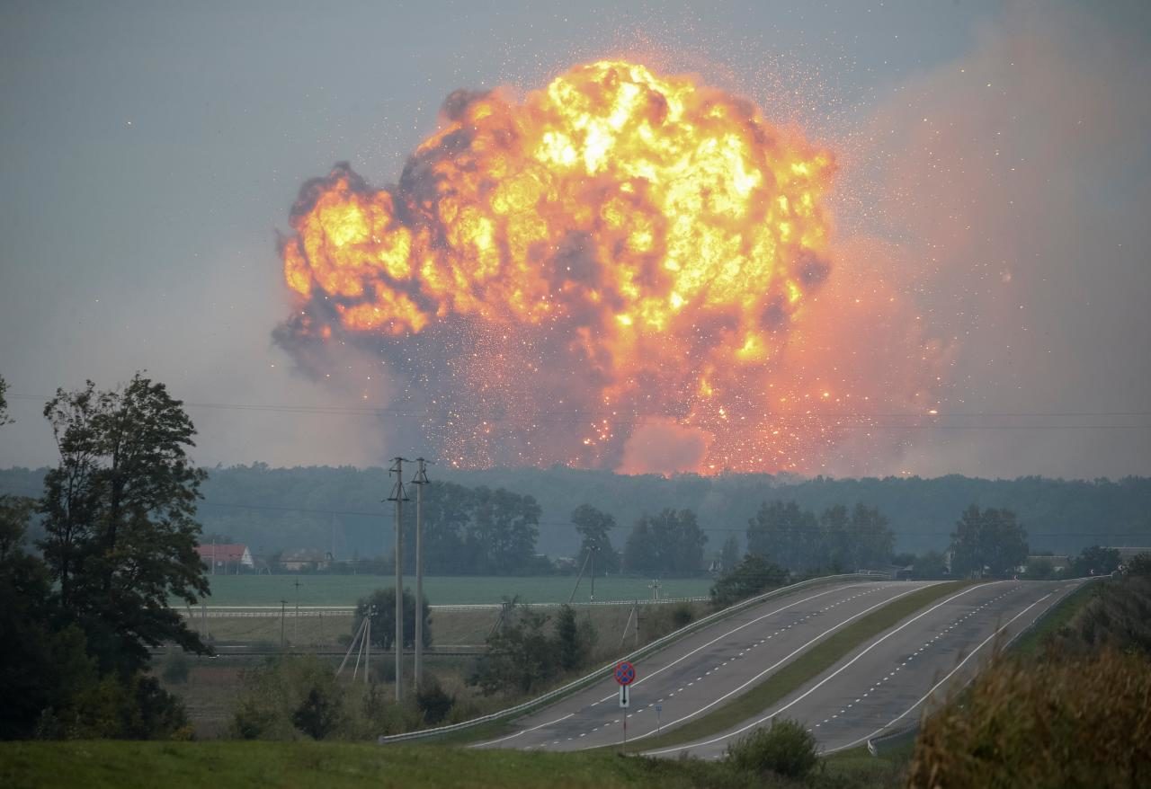 explosion ukraine military depot sept 2017