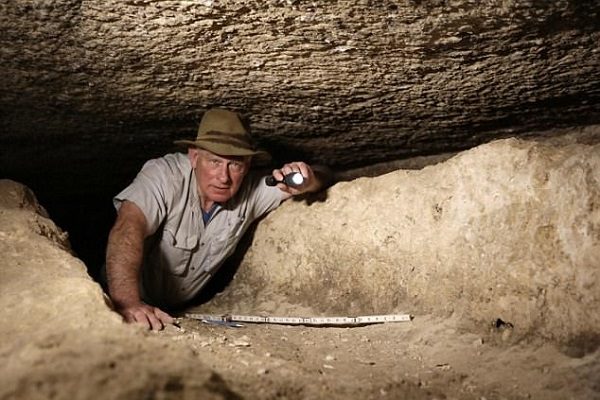 Click to enlarge Archaeologist Mark Lehner
