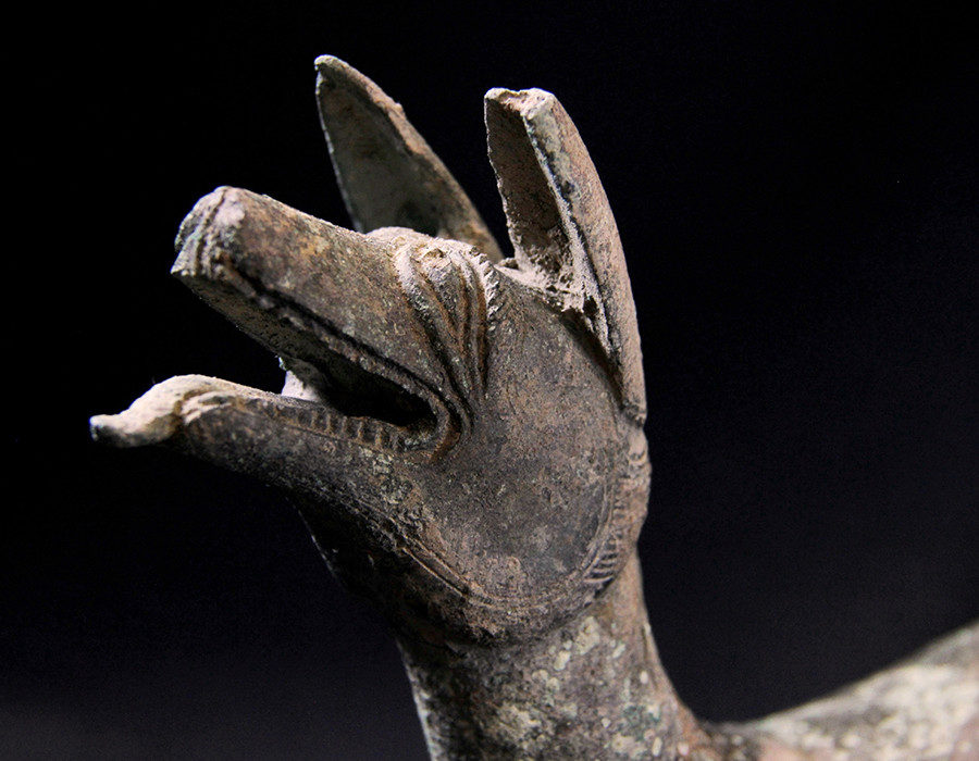 Click to enlarge roman bronze dog britain