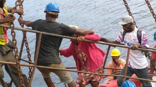 Click to enlarge Vanuatu evacuation