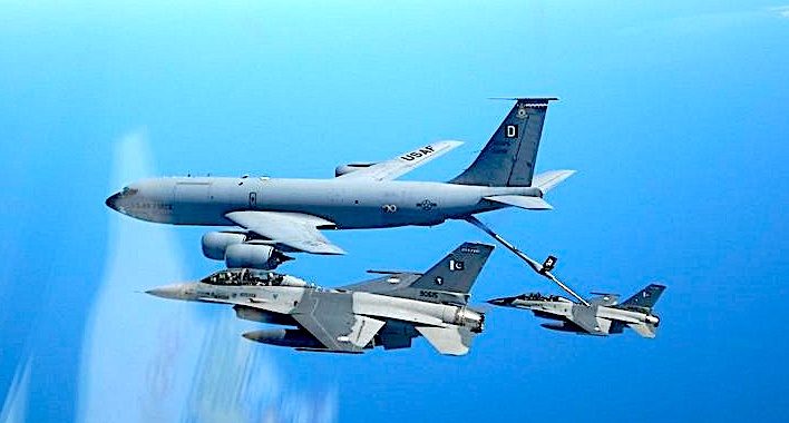 jets refueling