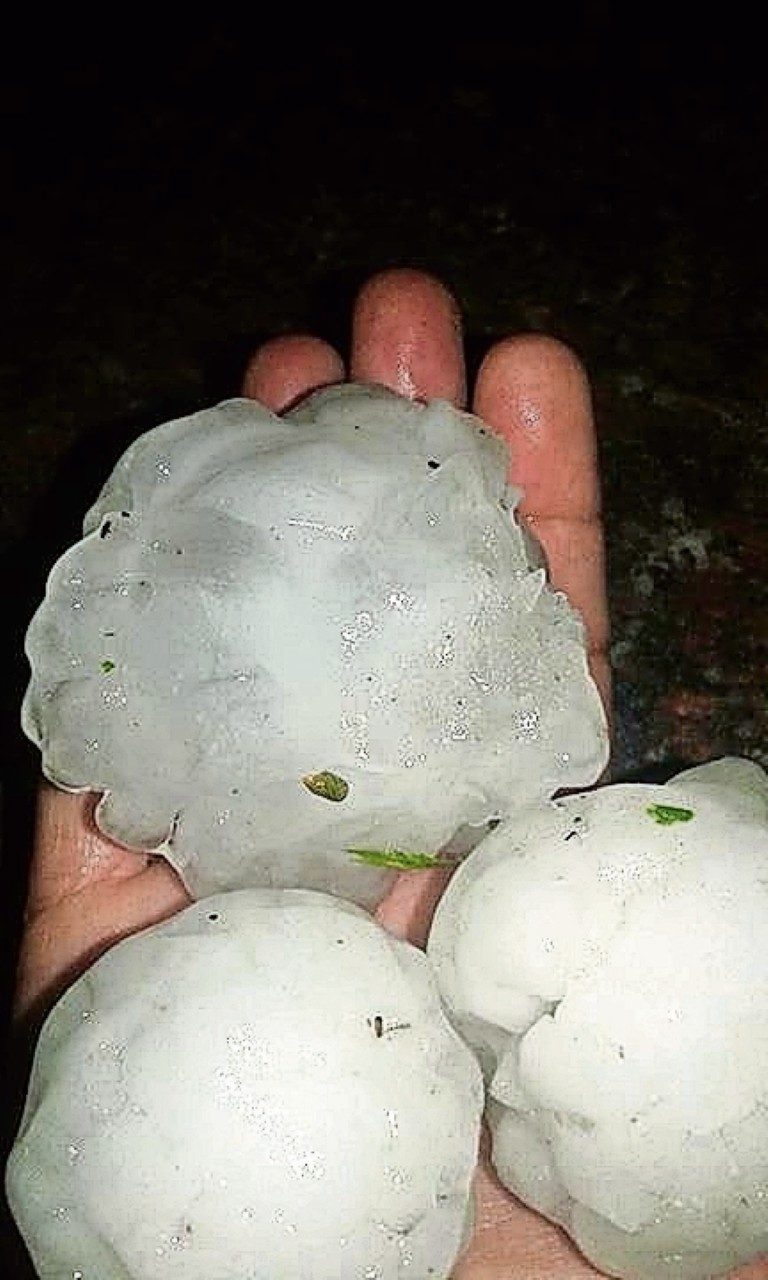 The hails storm is known to have affected Kampusrus and Jonkmanspruit where serious damage to property, vehicles and farms is evident.