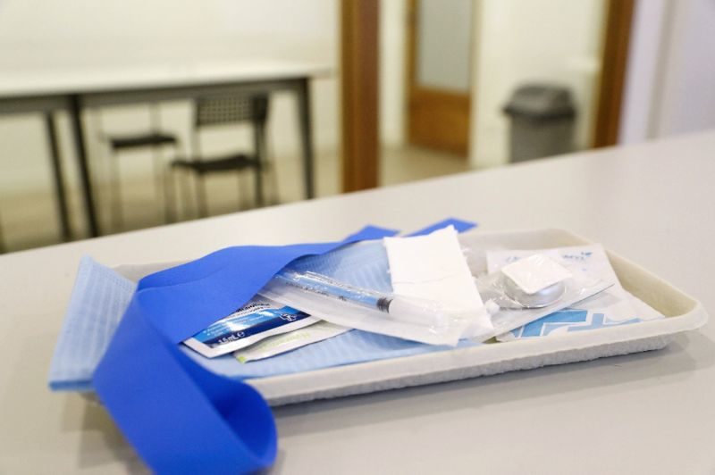 Click to enlarge medical syringe