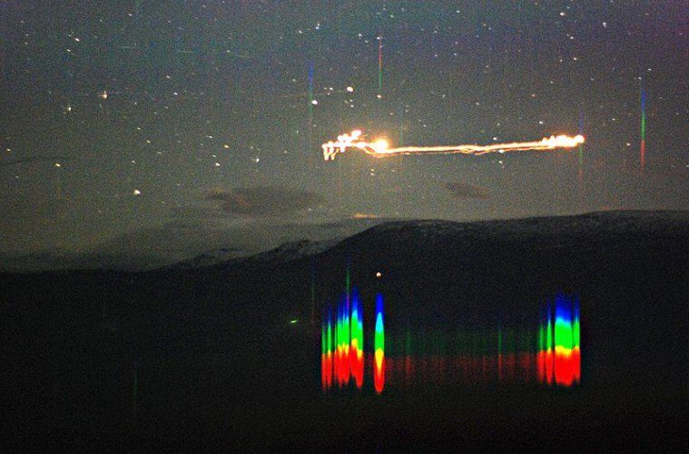 Click to enlarge strange lights in sky