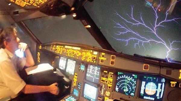 Turkish pilot records st elmo's fire