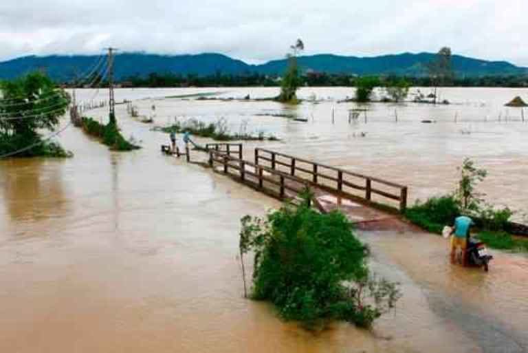 Click to enlarge Vietnam floods