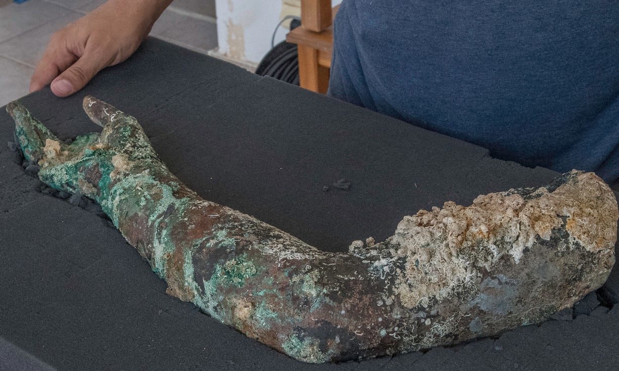 Click to enlarge statue Antikythera shipwreck