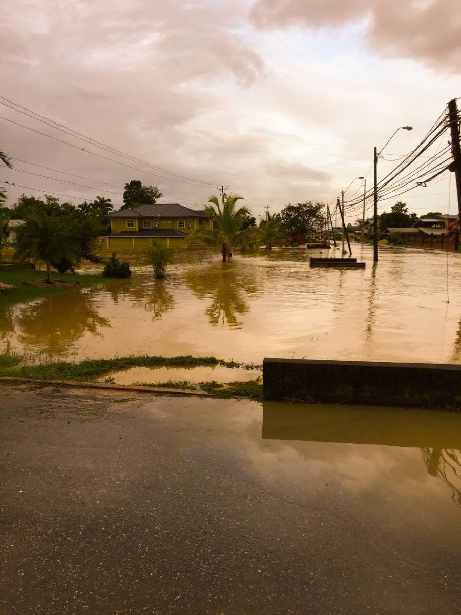 Click to enlarge Residents of Rochard Road, Barrackpore, woke up to their entire road covered in water on Thursday morning.