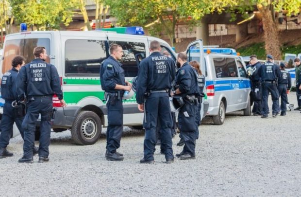 german police, cologne violence migrants