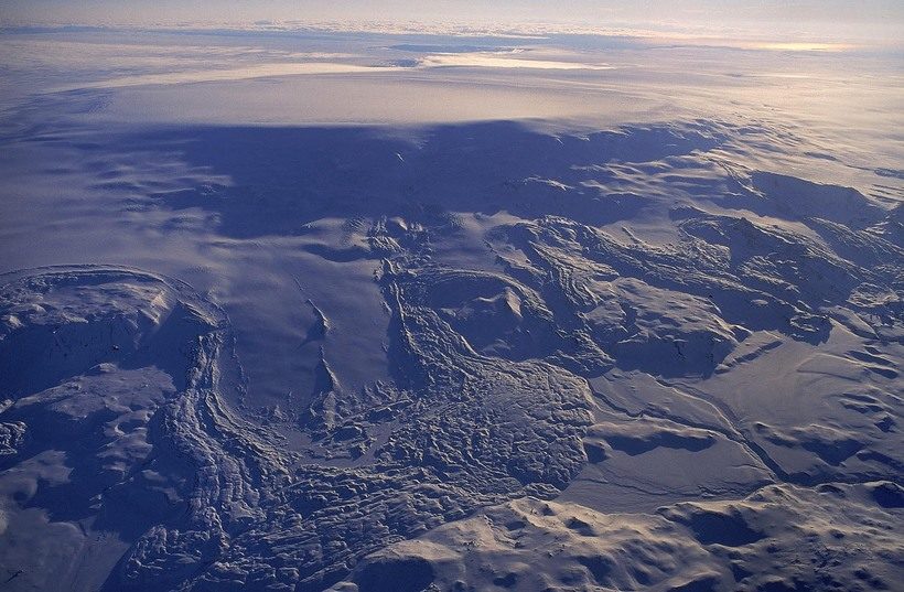 The Bárðarbunga caldera is located under Vatnajökull glacier, Europe's largest glacier.