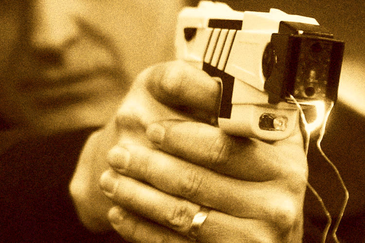 Click to enlarge stun gun