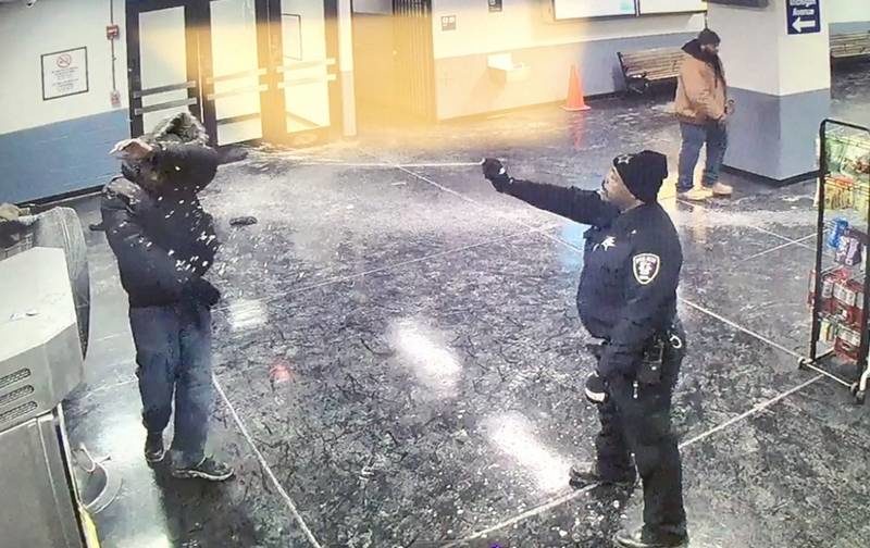 cop pepper spray