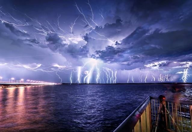Click to enlarge lightning storm