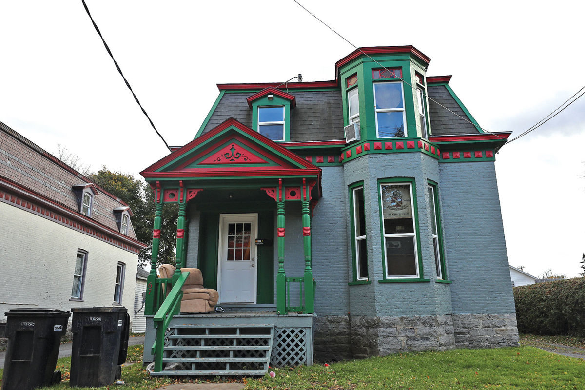 Pi Alpha Nu fraternity house