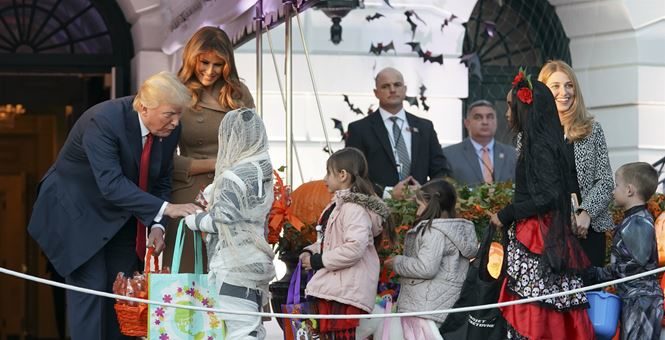 Click to enlarge white house trick or treat