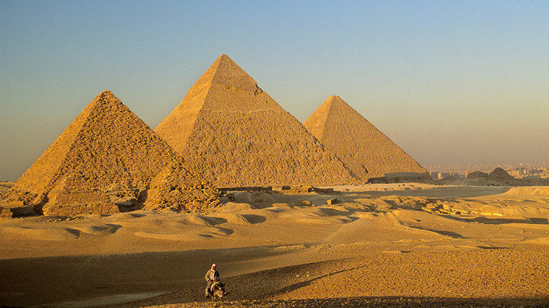 Click to enlarge giza pyramids