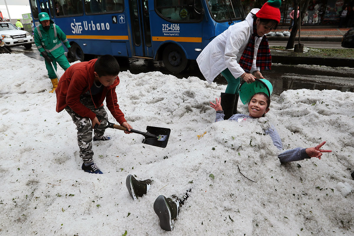 Click to enlarge Intense hailstorms have battered the city of Bogota.