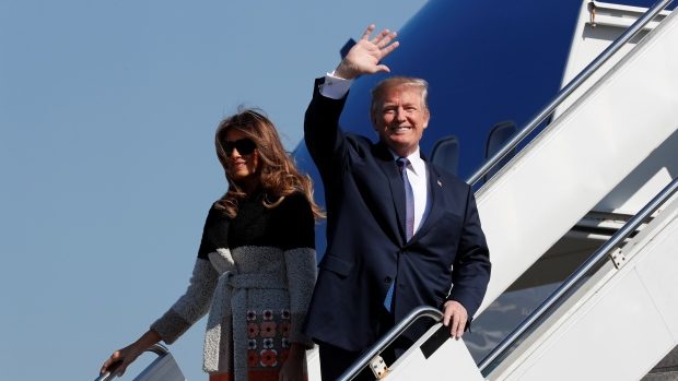 Trump travels to China plane melania