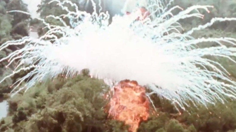 US bombs Vietnam