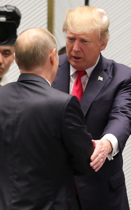 Click to enlarge trump putin apec