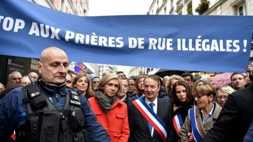 Click to enlarge france protest muslims