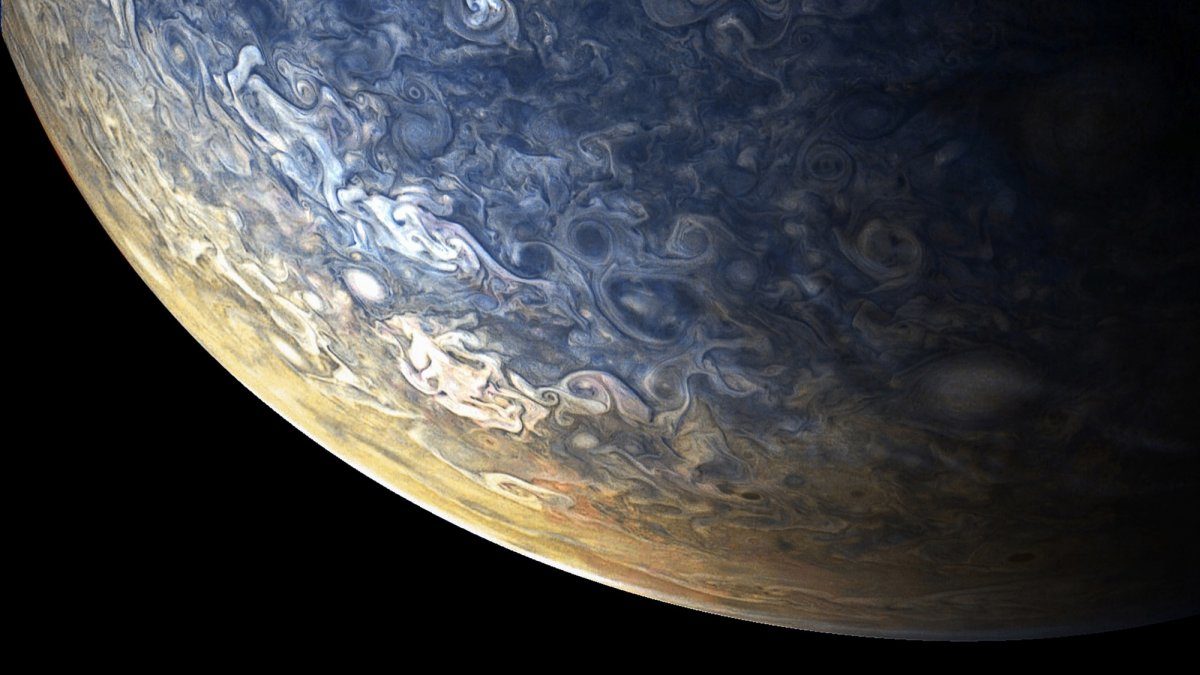 Click to enlarge Jupiter flyby 2017