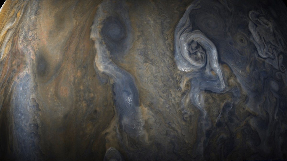 Click to enlarge Jupiter blyby 2017