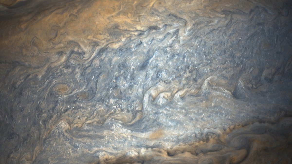 Click to enlarge Jupiter flyby 2017