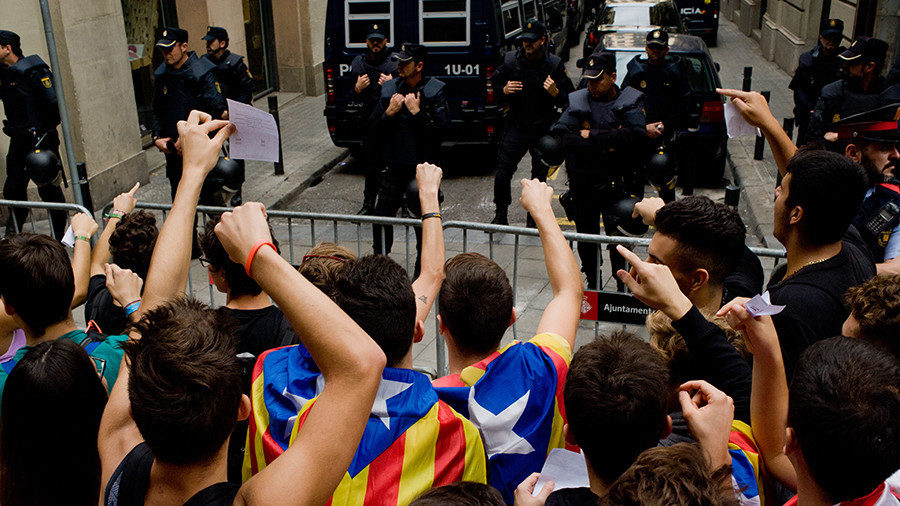 Spain protesters police