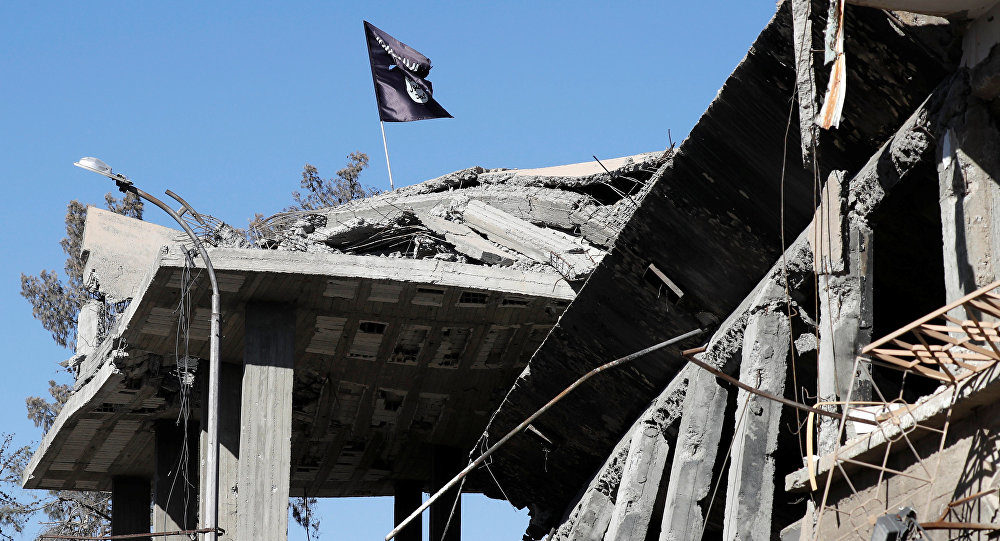 Click to enlarge ISIS flag in Raqqa