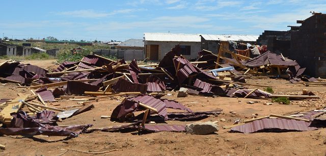 Freak hailstorm destroys 50 homes and injures dozens in Zimbabwe By Strange Sounds - Nov 17, 2017