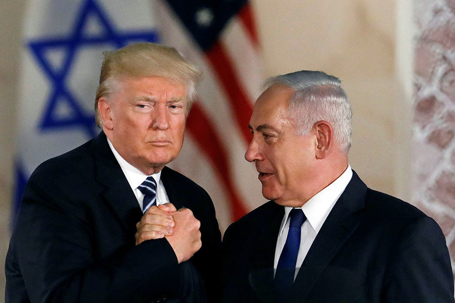Click to enlarge Trump and Netanyahu bro shake