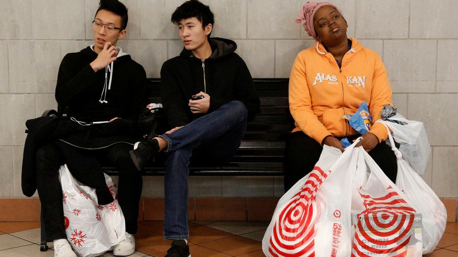 Click to enlarge Shoppers