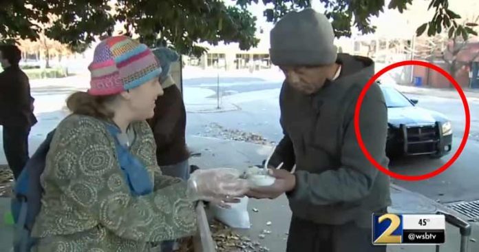 Click to enlarge Atlanta good samaritans homeless Thanksgiving