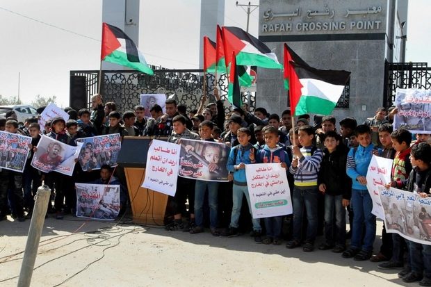 Click to enlarge palestinian protest Rafah border crossing
