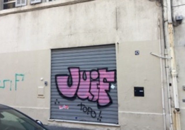 Click to enlarge graffiti Juif