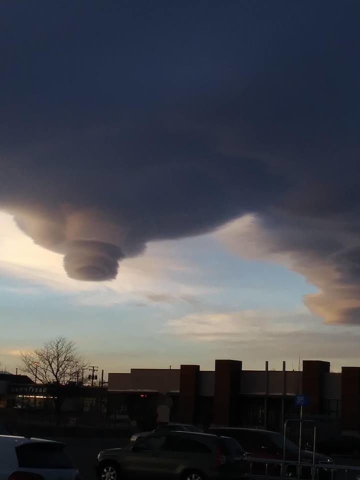 Colorado lenticular cloud spaceship