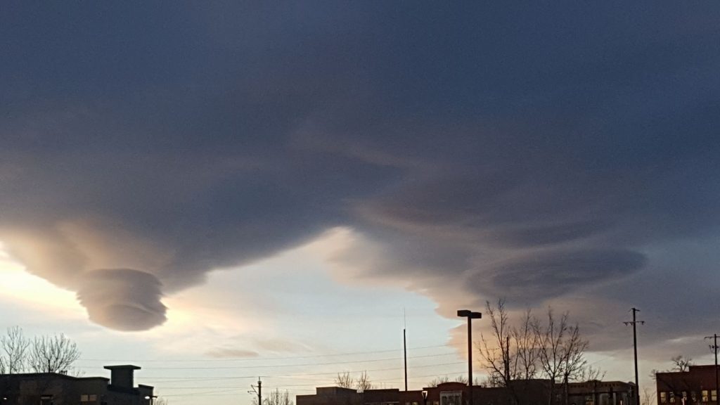 Click to enlarge lenticular cloud colorado Nov 2017