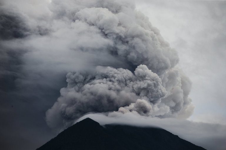 Click to enlarge mount agung eruption