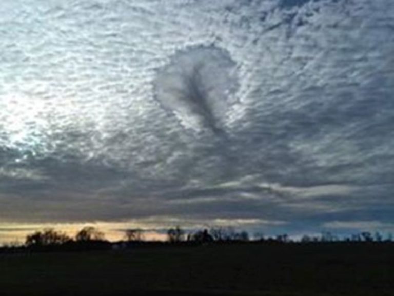 Click to enlarge Michigan fallstreak cloud