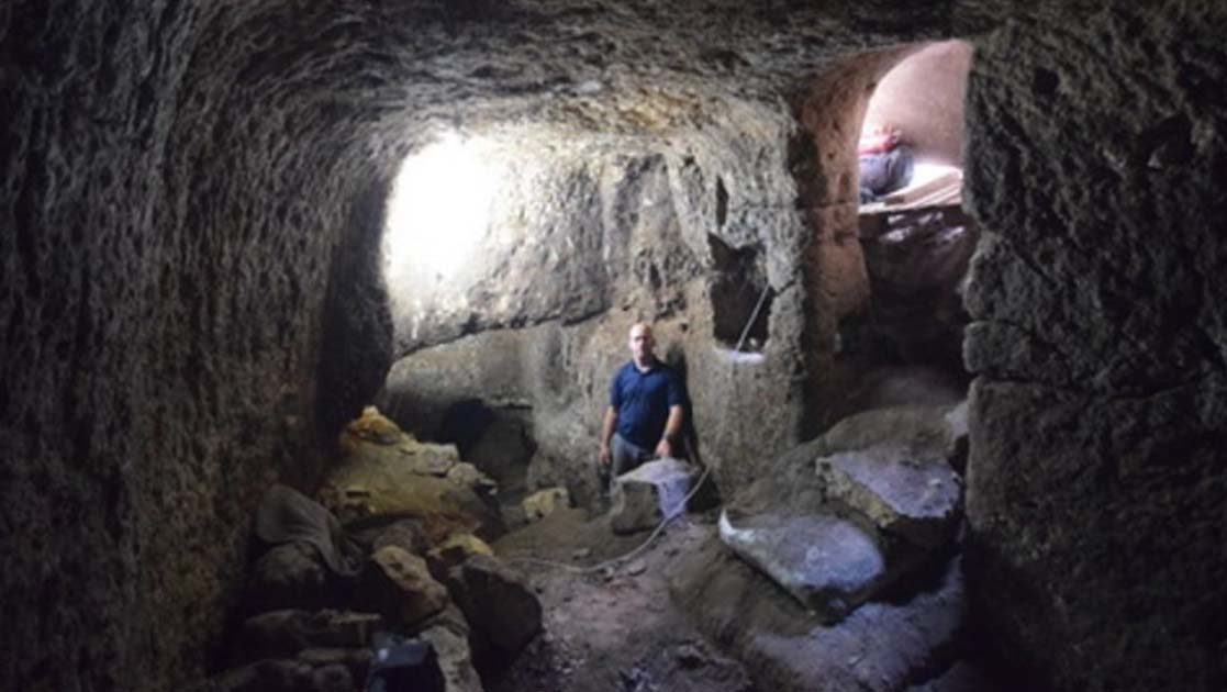 2,000 year old Roman stables accidentall discovered in Families backyard
