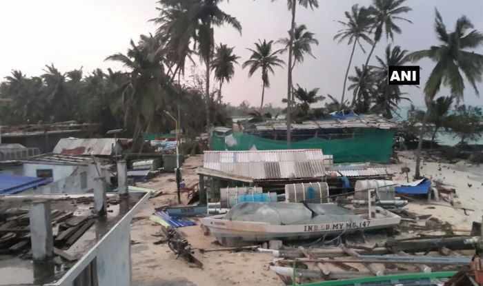 Click to enlarge cyclone Ockhi