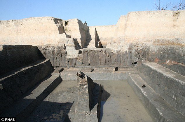 Click to enlarge It took 3,000 people nearly ten years to build the waterway